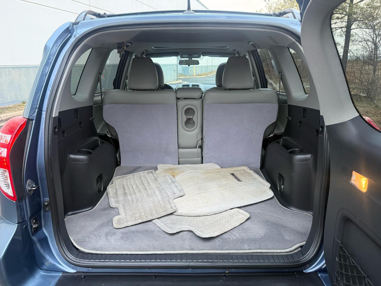 Toyota RAV4 FWD 4dr I4 (Natl) 2012