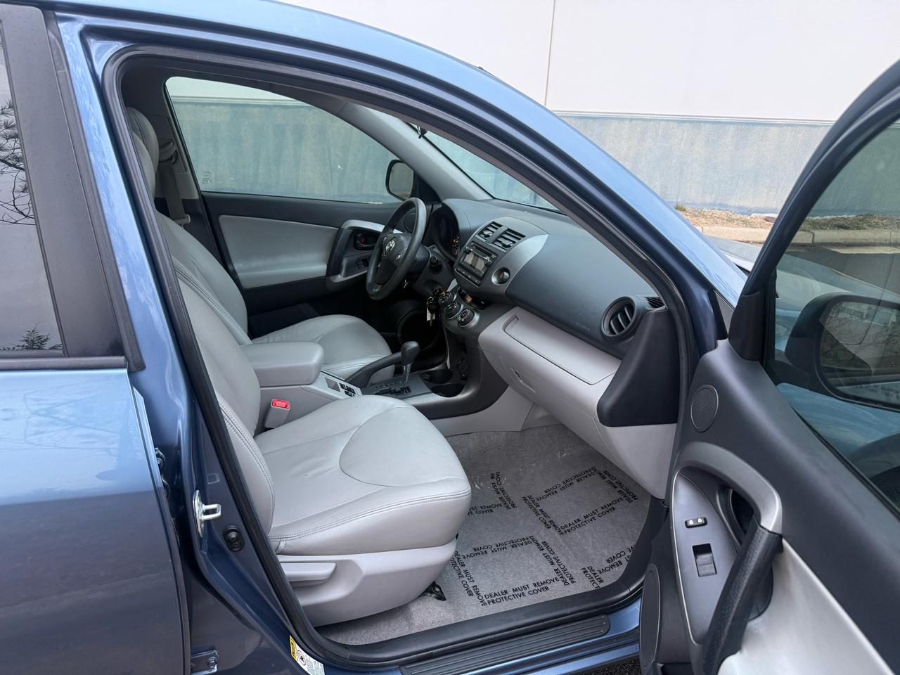 Toyota RAV4 FWD 4dr I4 (Natl) 2012