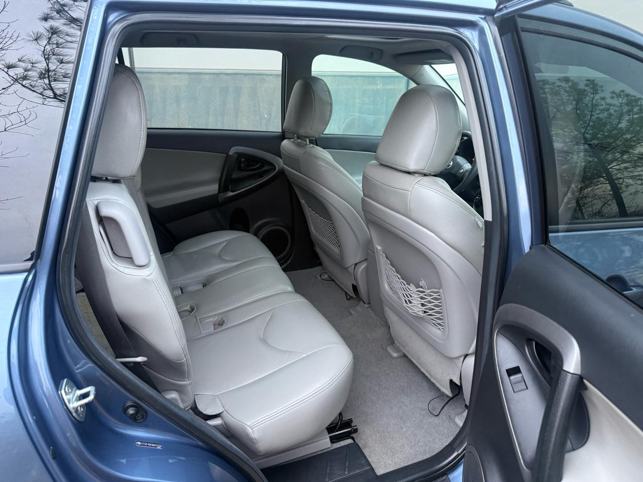 Toyota RAV4 FWD 4dr I4 (Natl) 2012