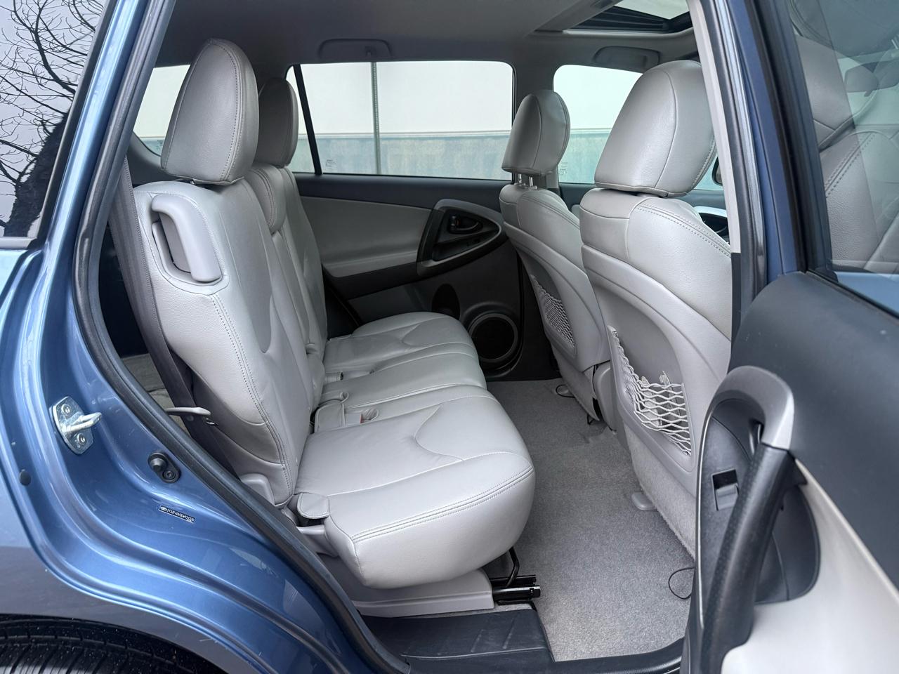 Toyota RAV4 FWD 4dr I4 (Natl) 2012