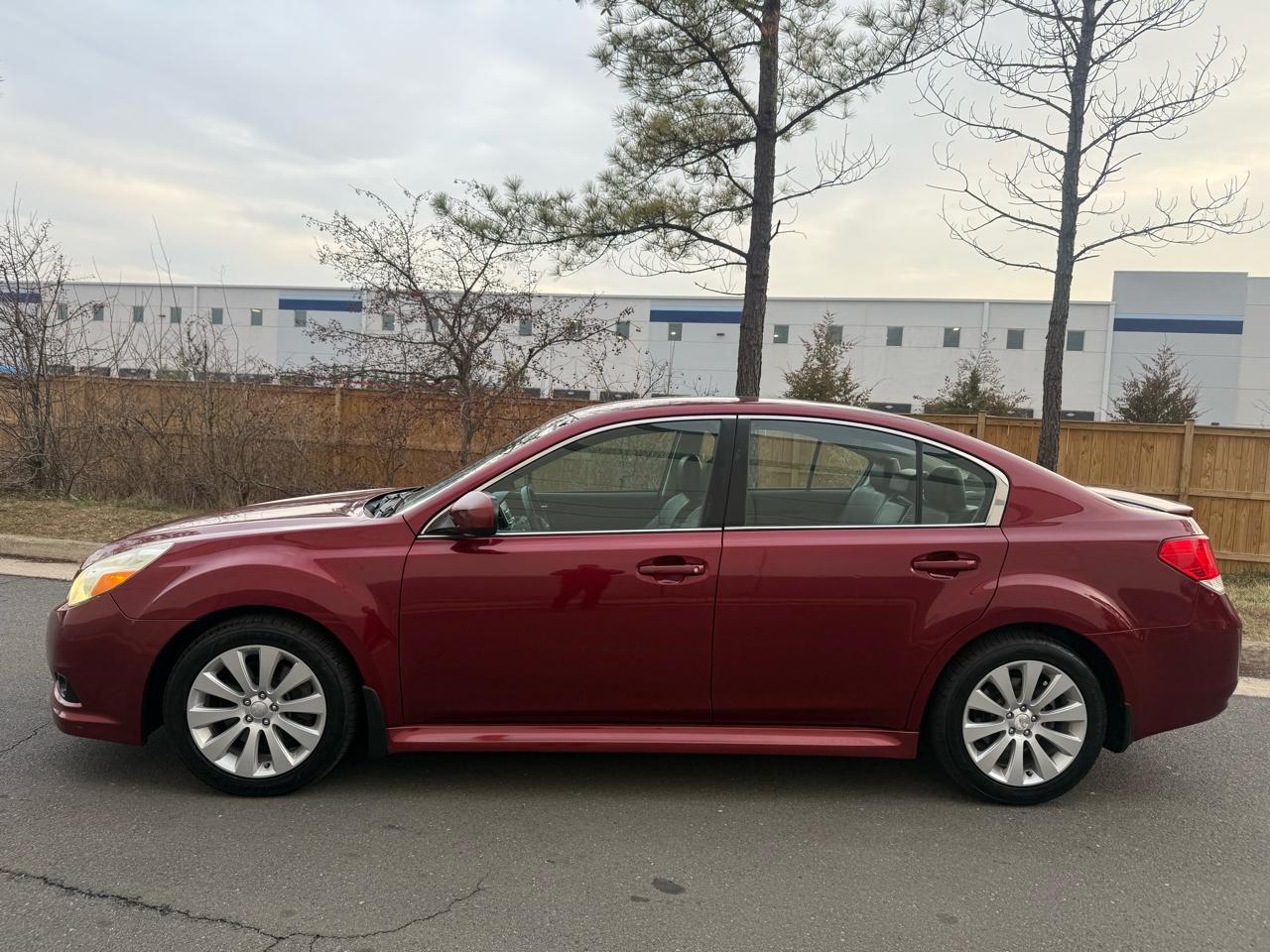 Subaru Legacy 4dr Sdn H6 Auto 3.6R Limited 2010