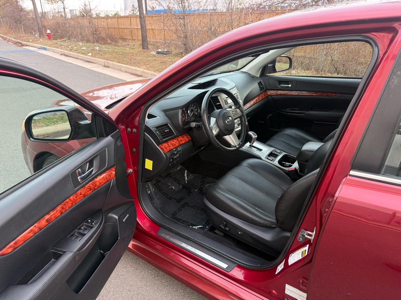 Subaru Legacy 4dr Sdn H6 Auto 3.6R Limited 2010