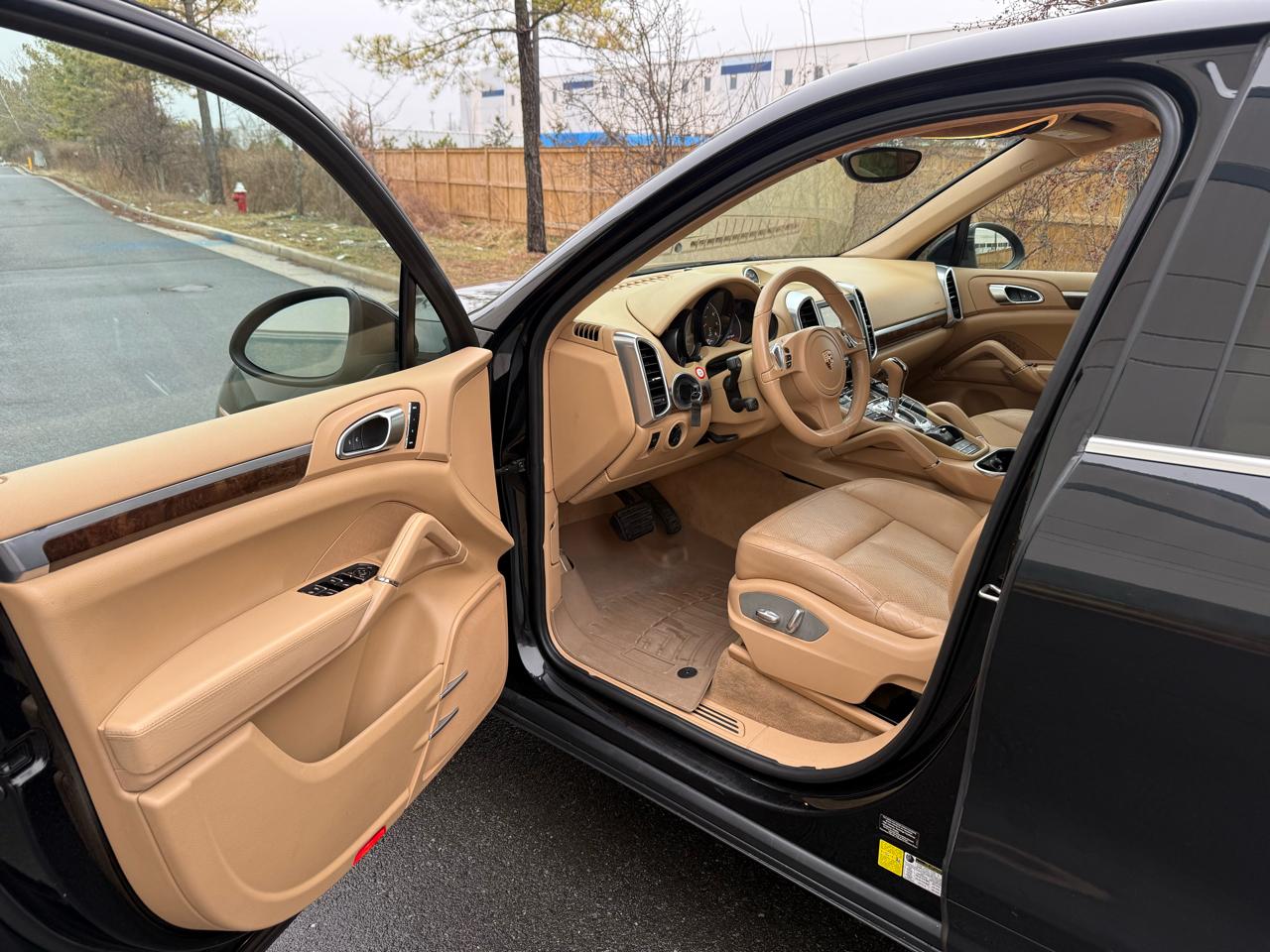 Porsche Cayenne AWD 4dr Manual 2012