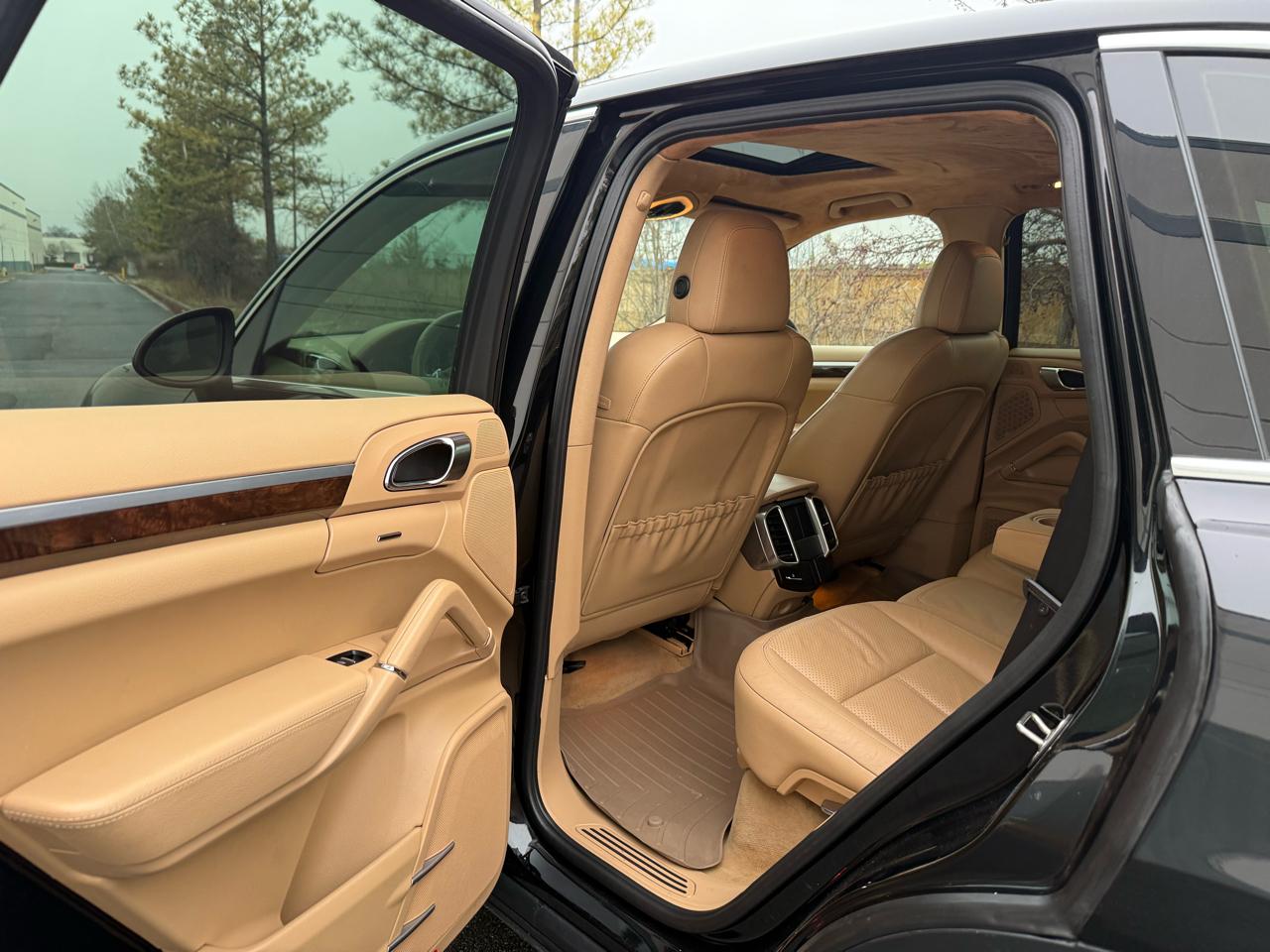 Porsche Cayenne AWD 4dr Manual 2012