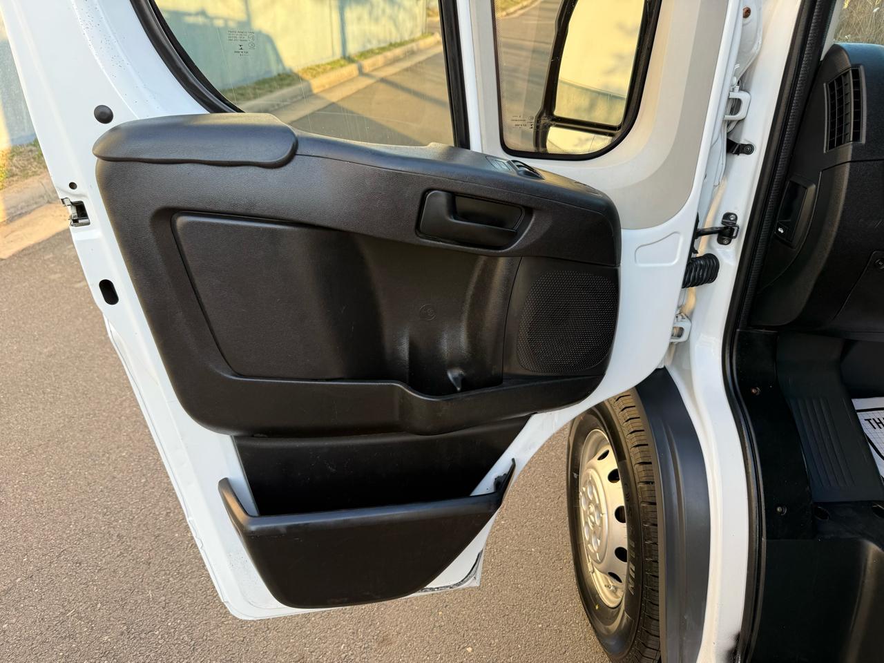 RAM ProMaster Cargo Van 1500 Low Roof 136" WB 2016