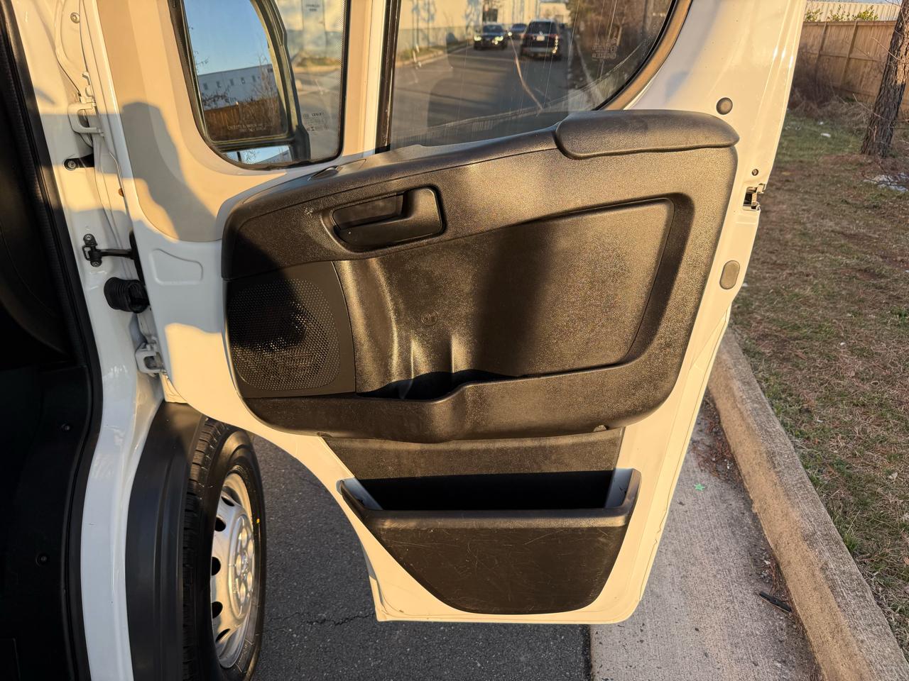 RAM ProMaster Cargo Van 1500 Low Roof 136" WB 2016