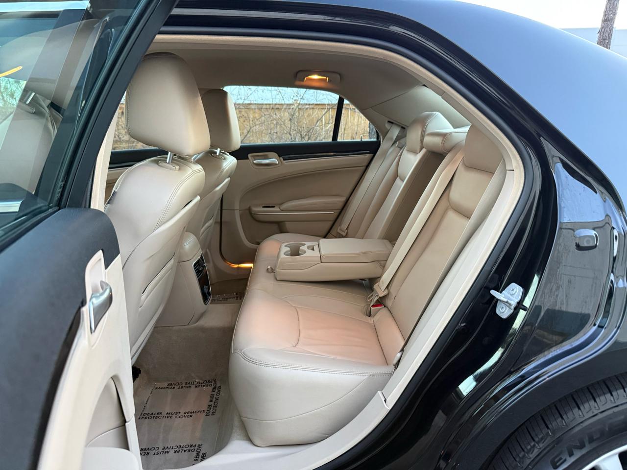 Chrysler 300 4dr Sdn RWD 2014