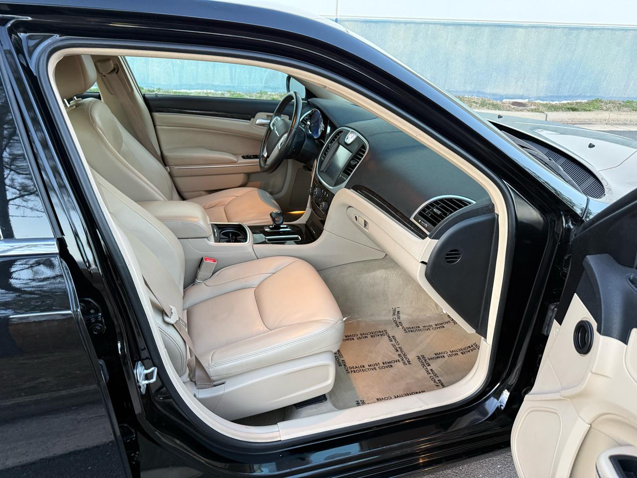 Chrysler 300 4dr Sdn RWD 2014