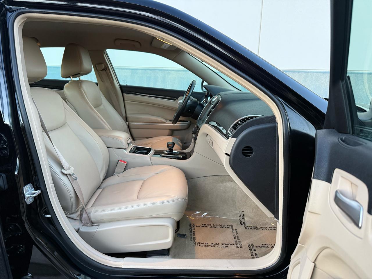 Chrysler 300 4dr Sdn RWD 2014