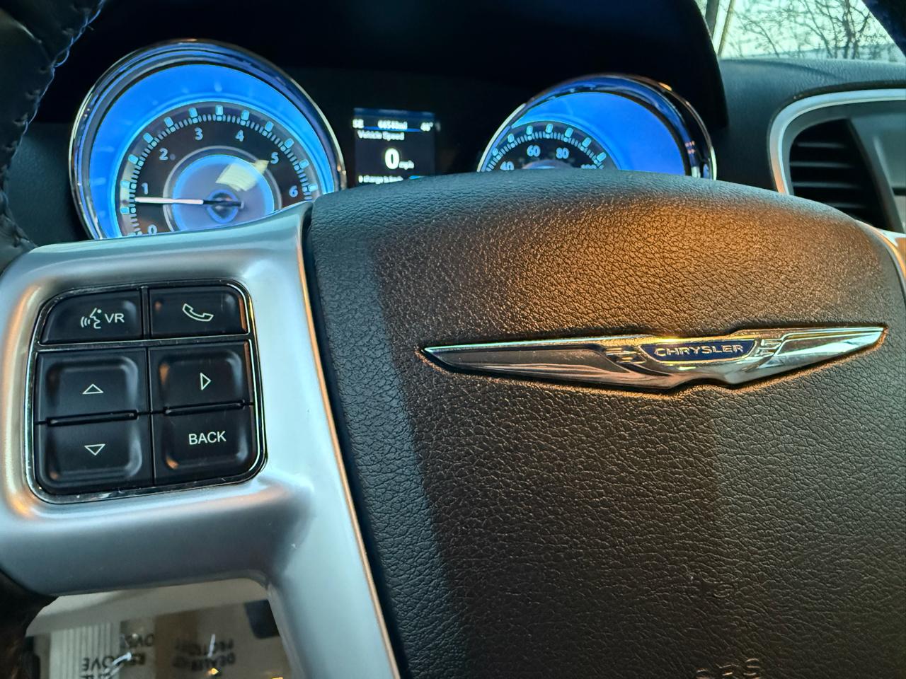 Chrysler 300 4dr Sdn RWD 2014