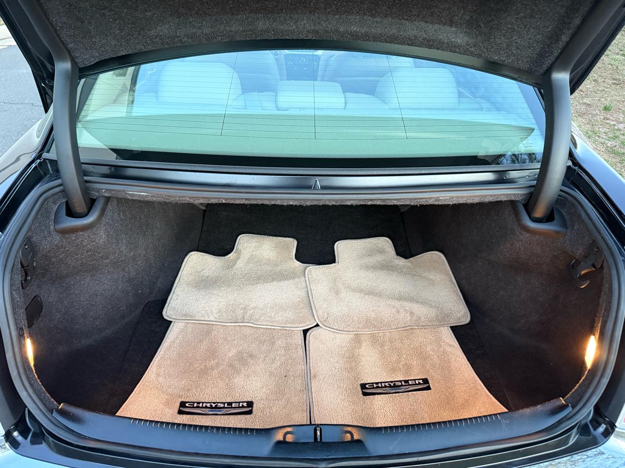 Chrysler 300 4dr Sdn RWD 2014