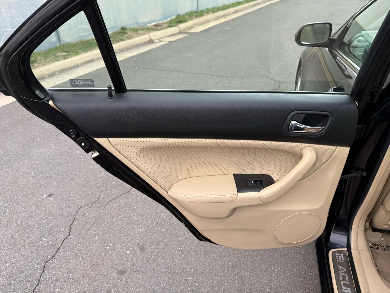 Acura TSX 4dr Sport Sdn Auto 2004