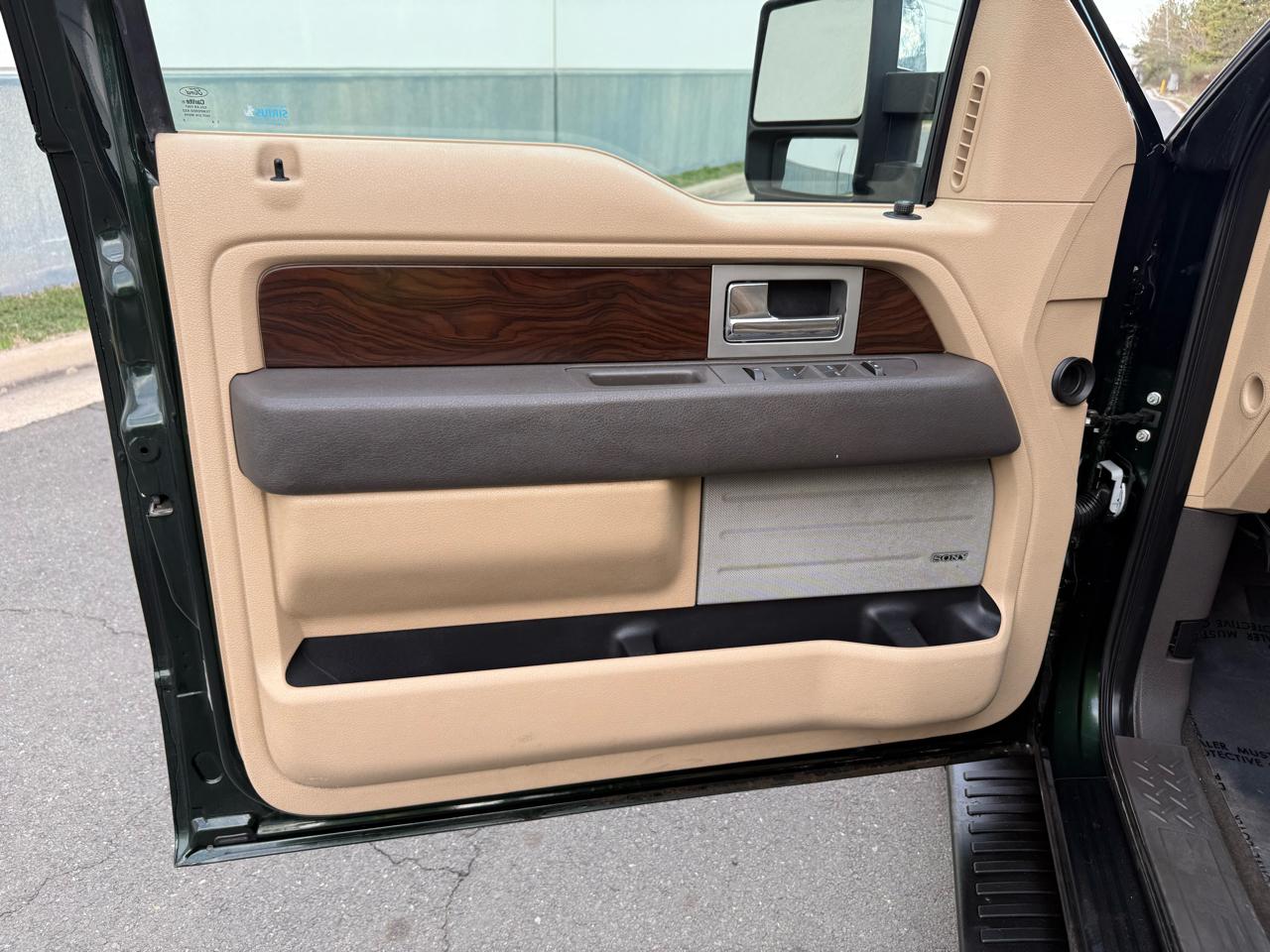 Ford F-150 4WD SuperCrew 145" Platinum 2012