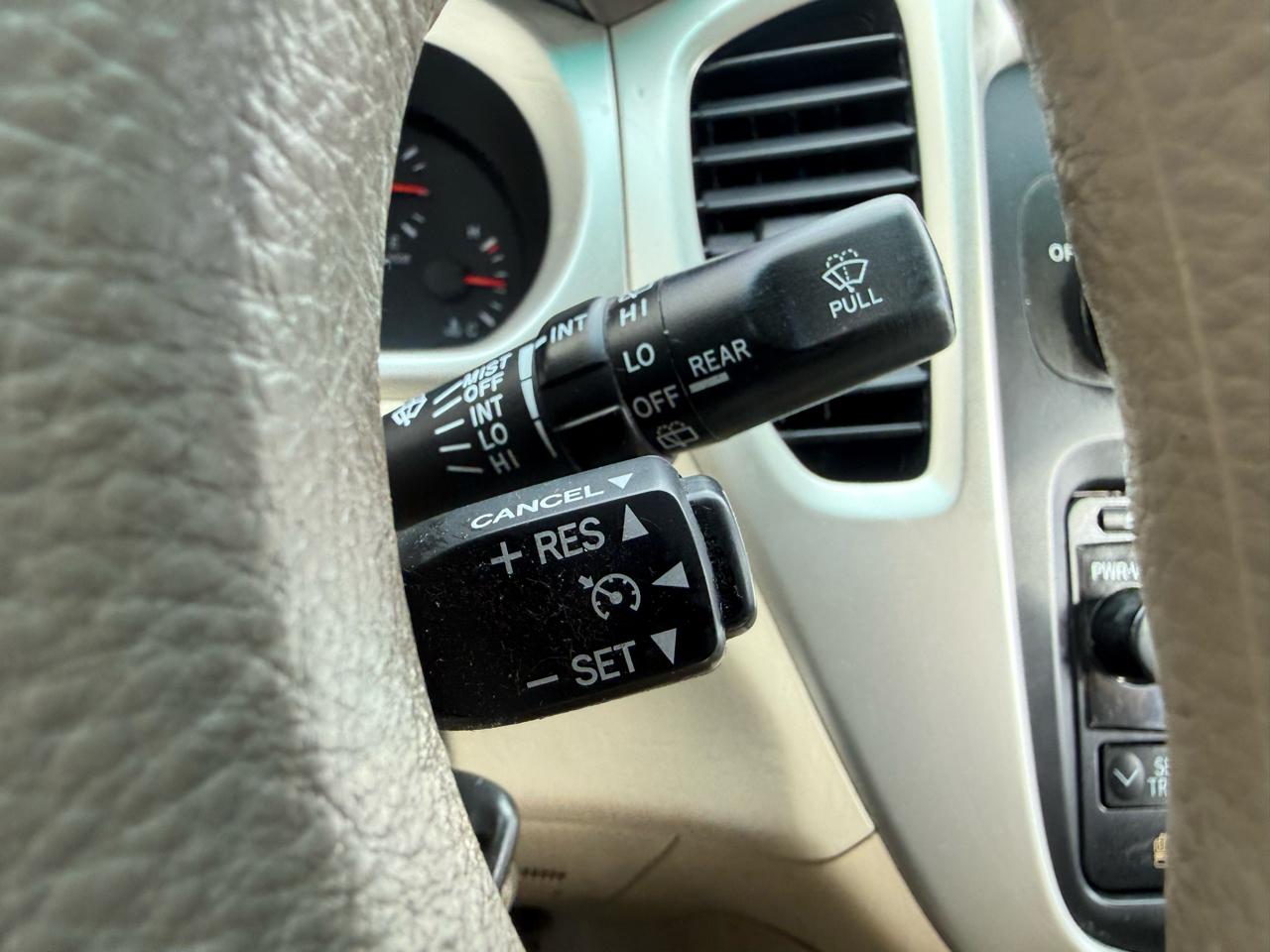 Toyota Highlander 4WD 4dr 4-Cyl (Natl) 2007