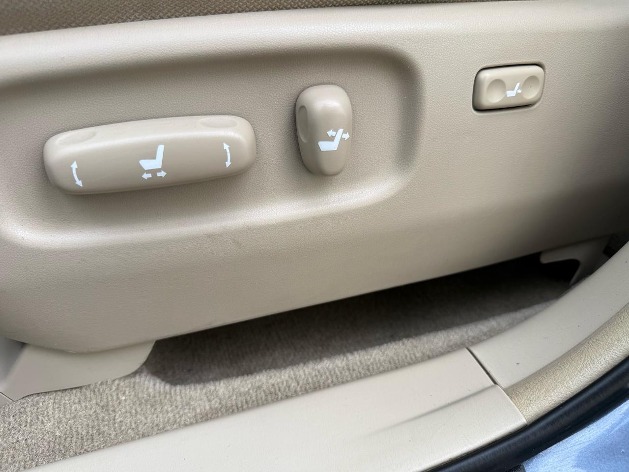 Toyota Highlander 4WD 4dr 4-Cyl (Natl) 2007