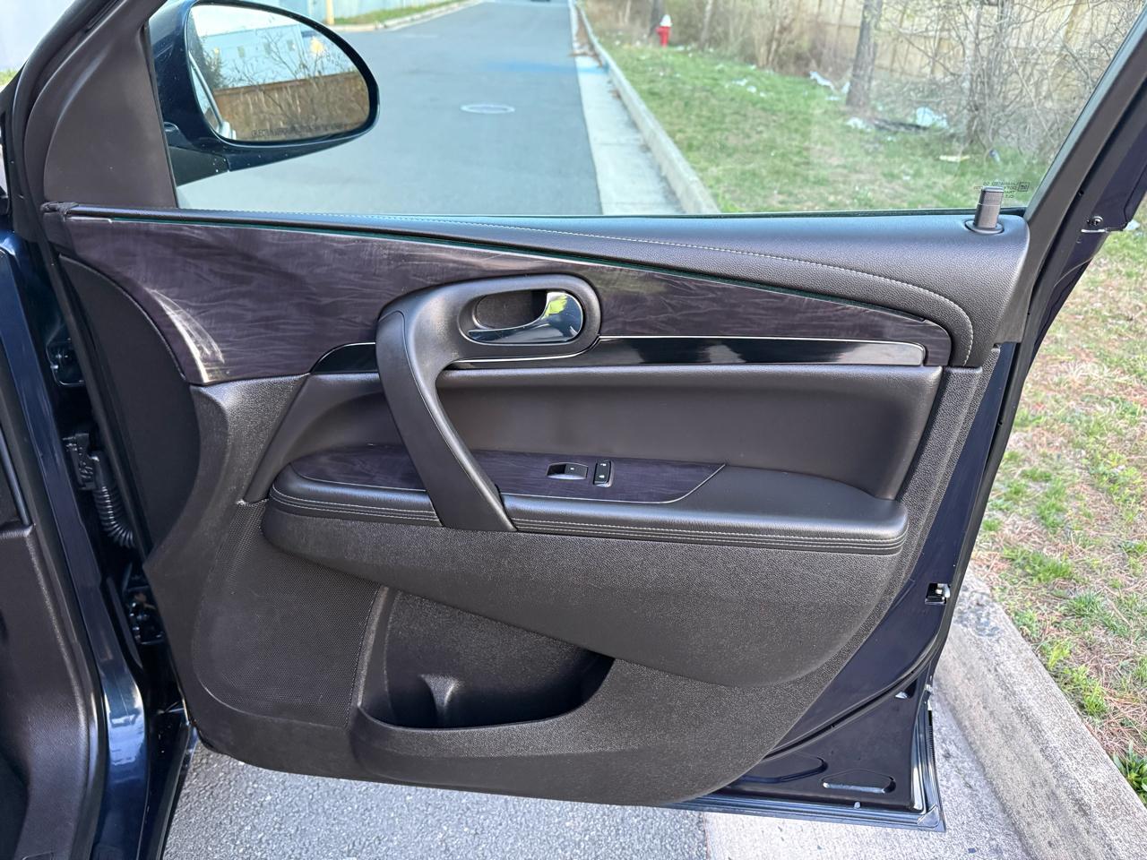 Buick Enclave AWD 4dr Leather 2016