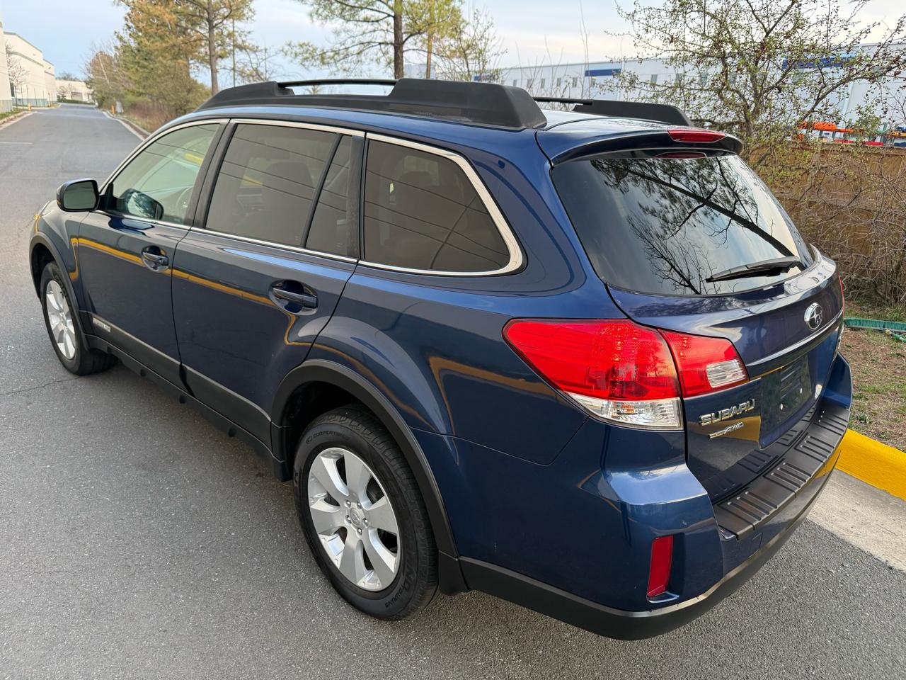 Subaru Outback 4dr Wgn H4 Auto 2.5i Premium All-Weather 2010