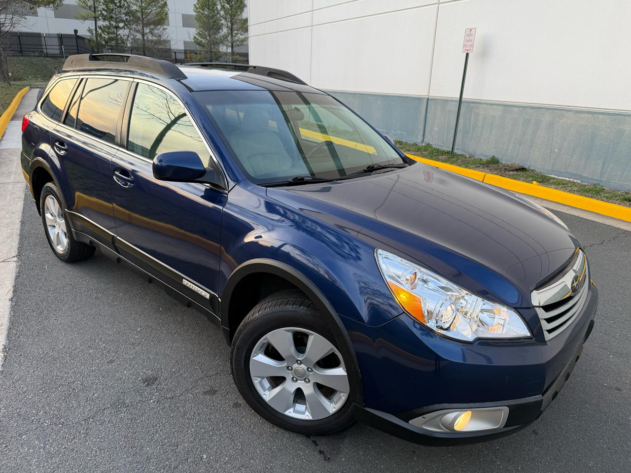 Subaru Outback 4dr Wgn H4 Auto 2.5i Premium All-Weather 2010