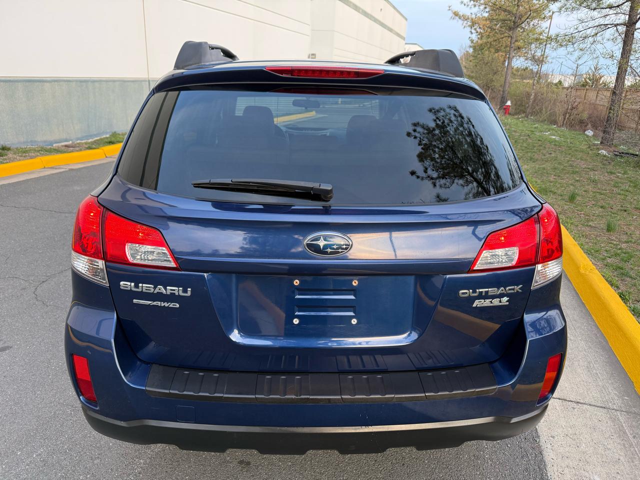 Subaru Outback 4dr Wgn H4 Auto 2.5i Premium All-Weather 2010