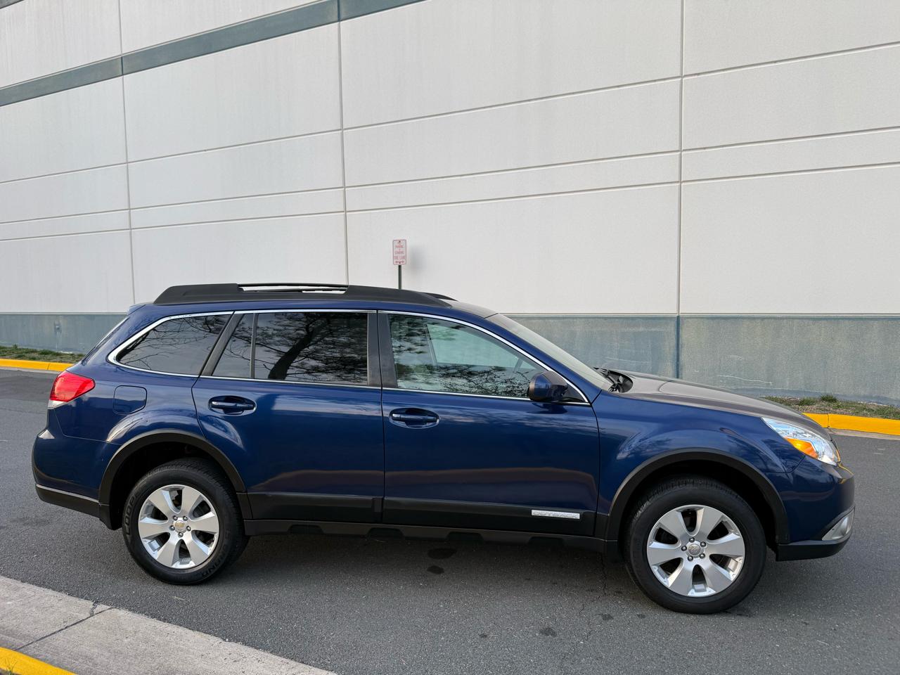 Subaru Outback 4dr Wgn H4 Auto 2.5i Premium All-Weather 2010