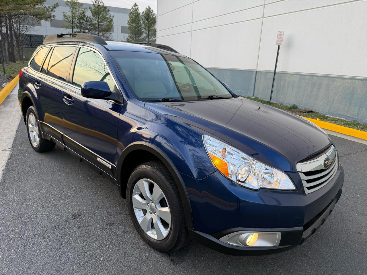 Subaru Outback 4dr Wgn H4 Auto 2.5i Premium All-Weather 2010