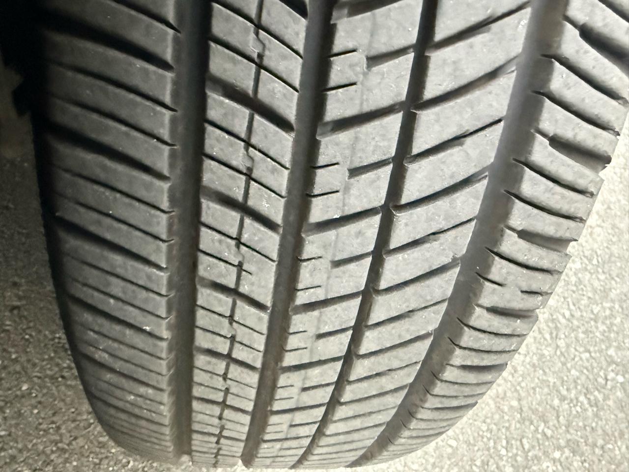 Toyota Prius V 5dr Wgn Three (Natl) 2014