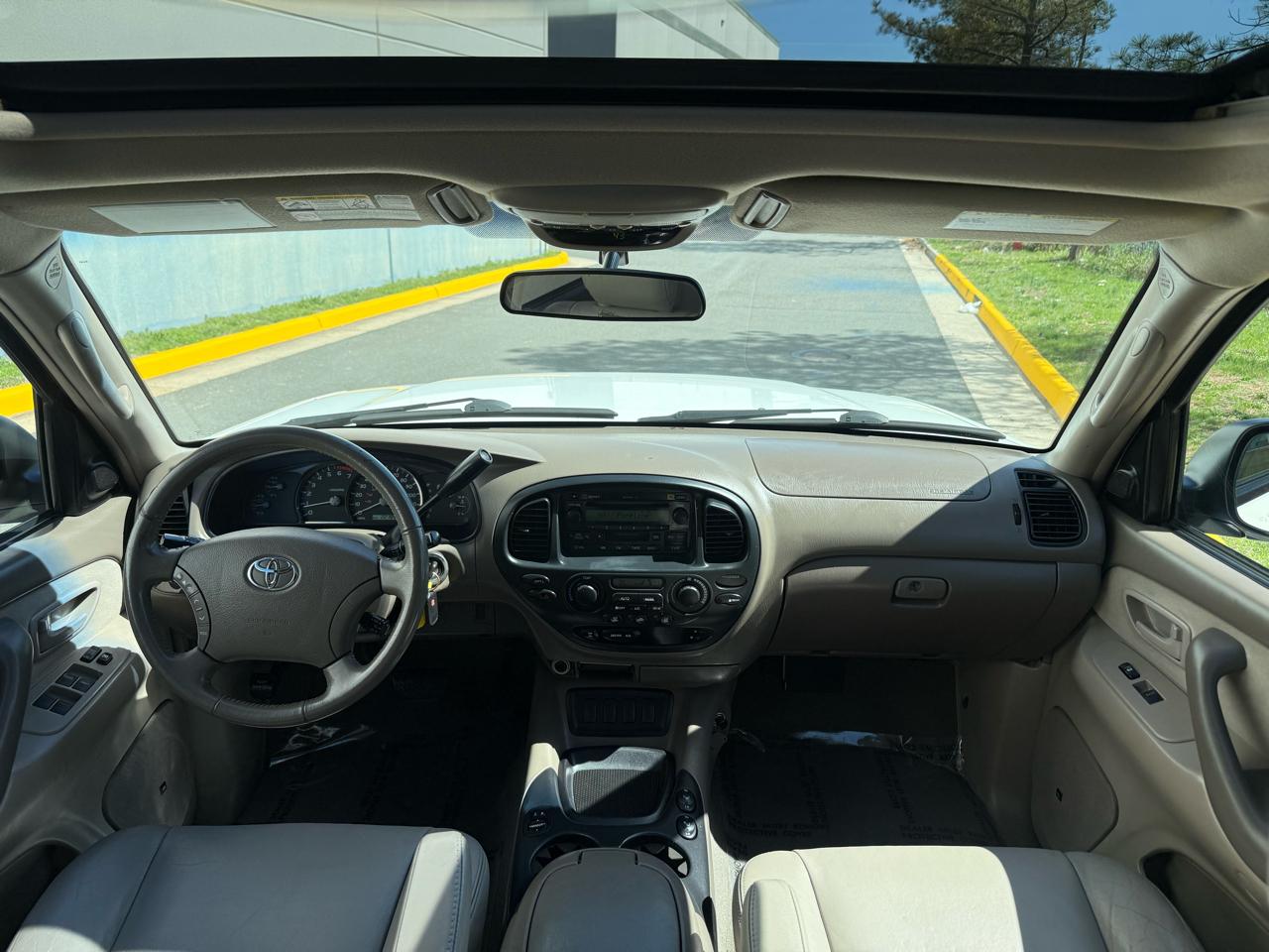 Toyota Sequoia 4dr SR5 4WD (Natl) 2006