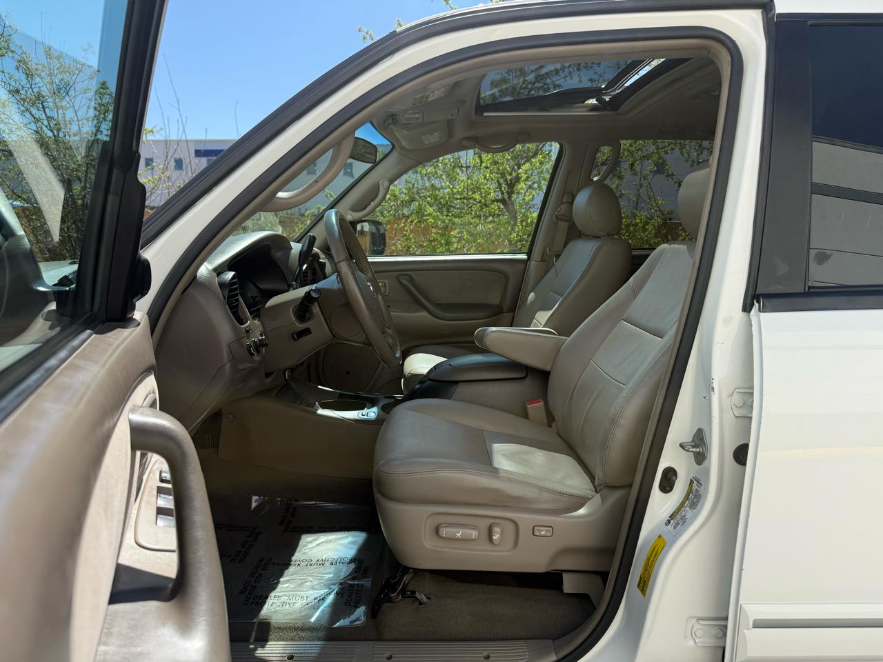 Toyota Sequoia 4dr SR5 4WD (Natl) 2006