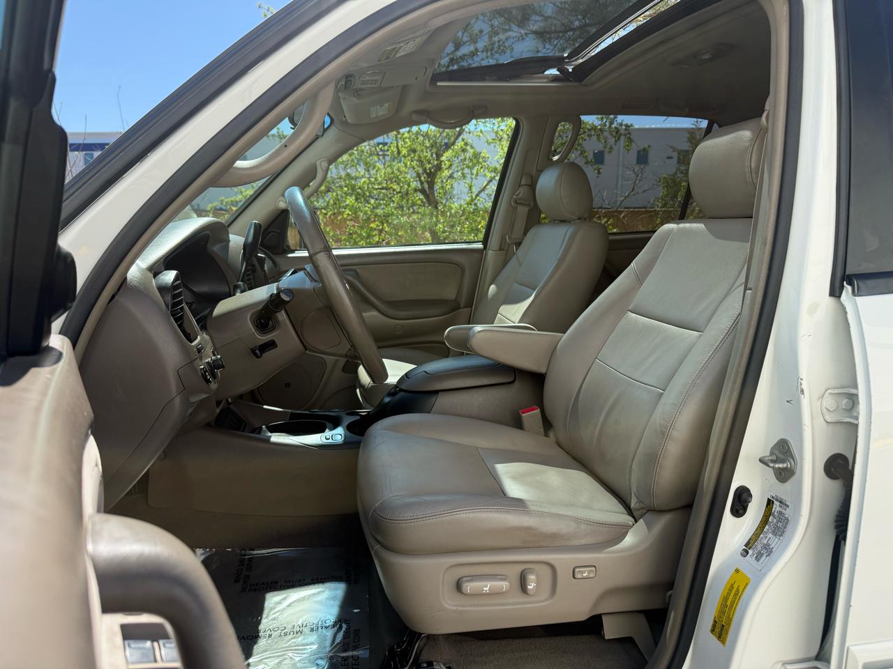 Toyota Sequoia 4dr SR5 4WD (Natl) 2006