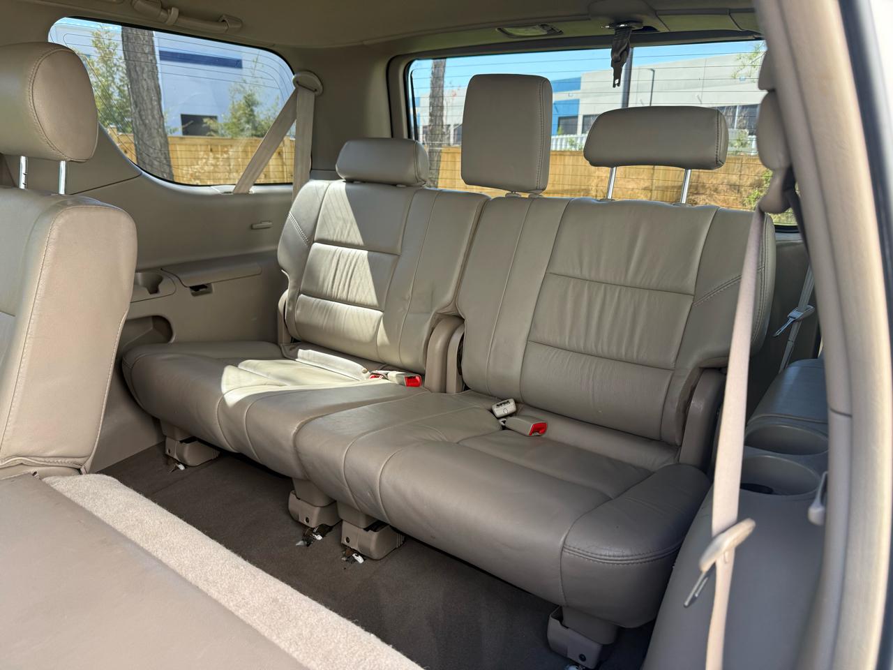 Toyota Sequoia 4dr SR5 4WD (Natl) 2006