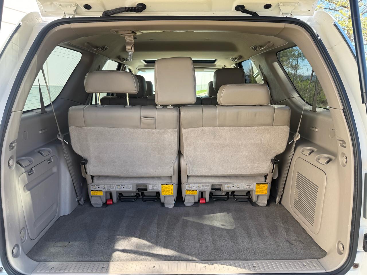 Toyota Sequoia 4dr SR5 4WD (Natl) 2006