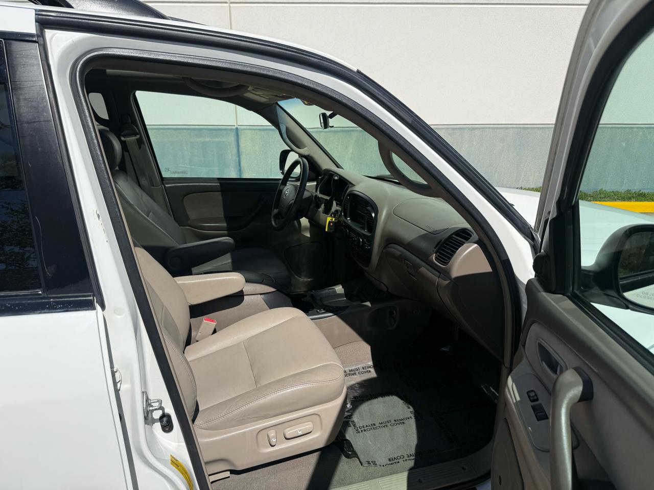 Toyota Sequoia 4dr SR5 4WD (Natl) 2006