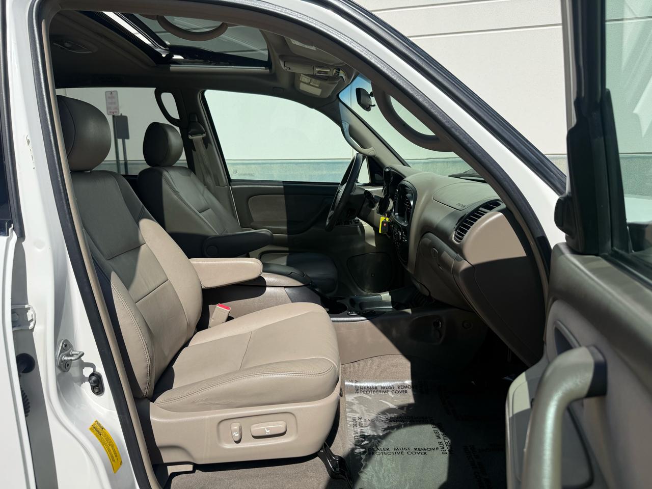 Toyota Sequoia 4dr SR5 4WD (Natl) 2006