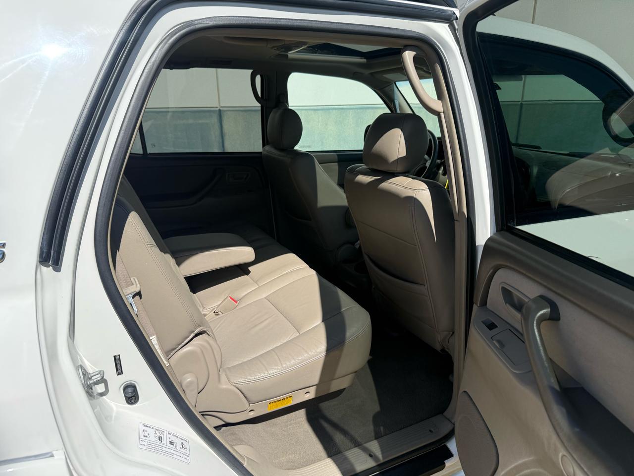 Toyota Sequoia 4dr SR5 4WD (Natl) 2006