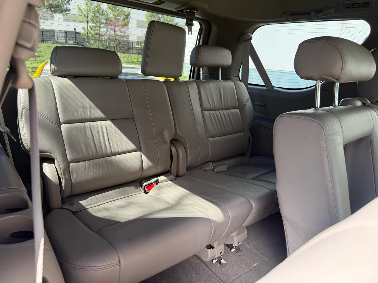 Toyota Sequoia 4dr SR5 4WD (Natl) 2006