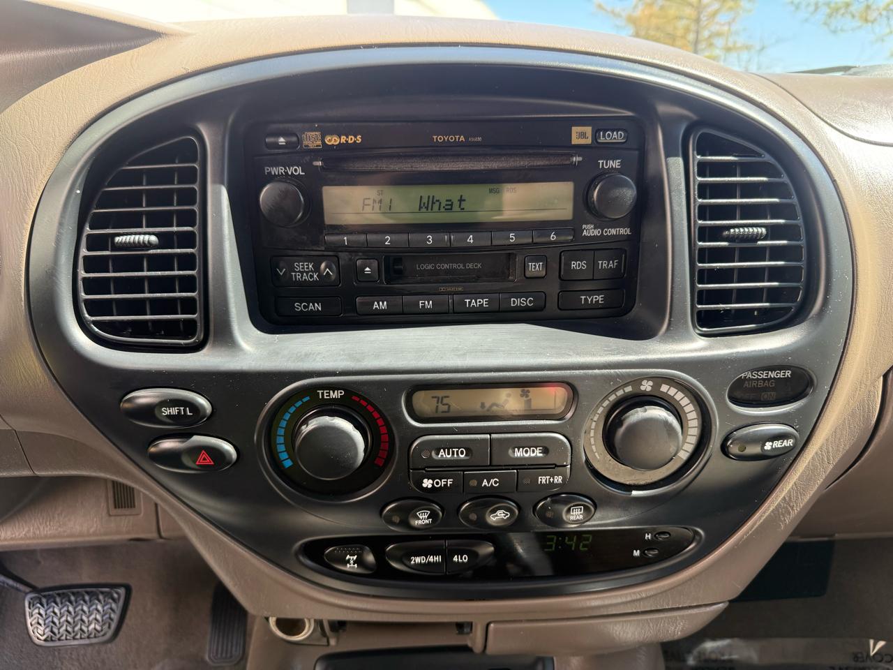 Toyota Sequoia 4dr SR5 4WD (Natl) 2006