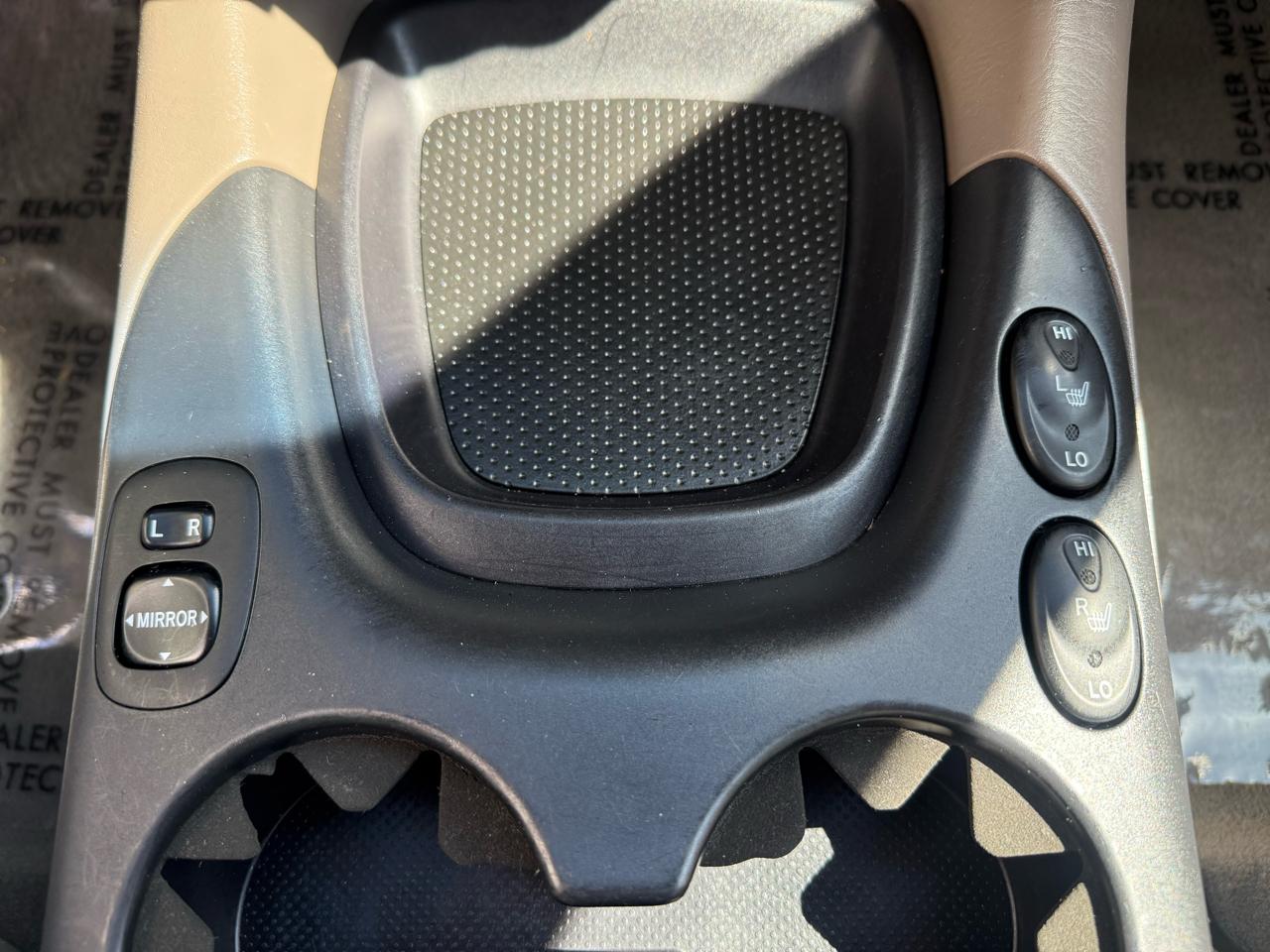 Toyota Sequoia 4dr SR5 4WD (Natl) 2006