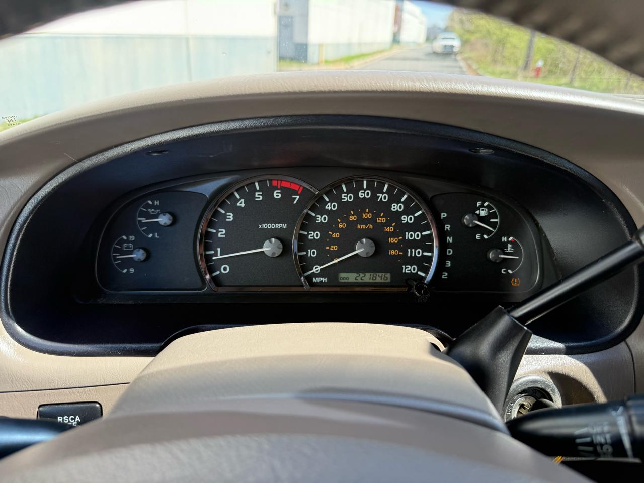 Toyota Sequoia 4dr SR5 4WD (Natl) 2006