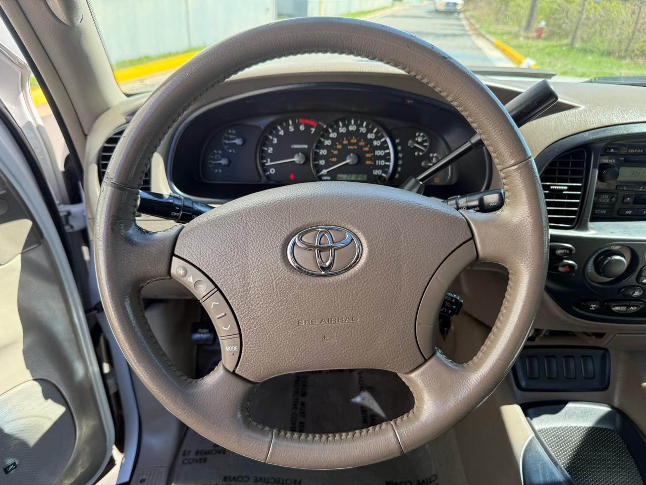 Toyota Sequoia 4dr SR5 4WD (Natl) 2006