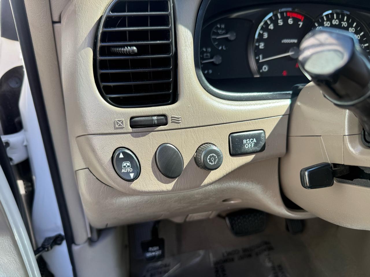 Toyota Sequoia 4dr SR5 4WD (Natl) 2006