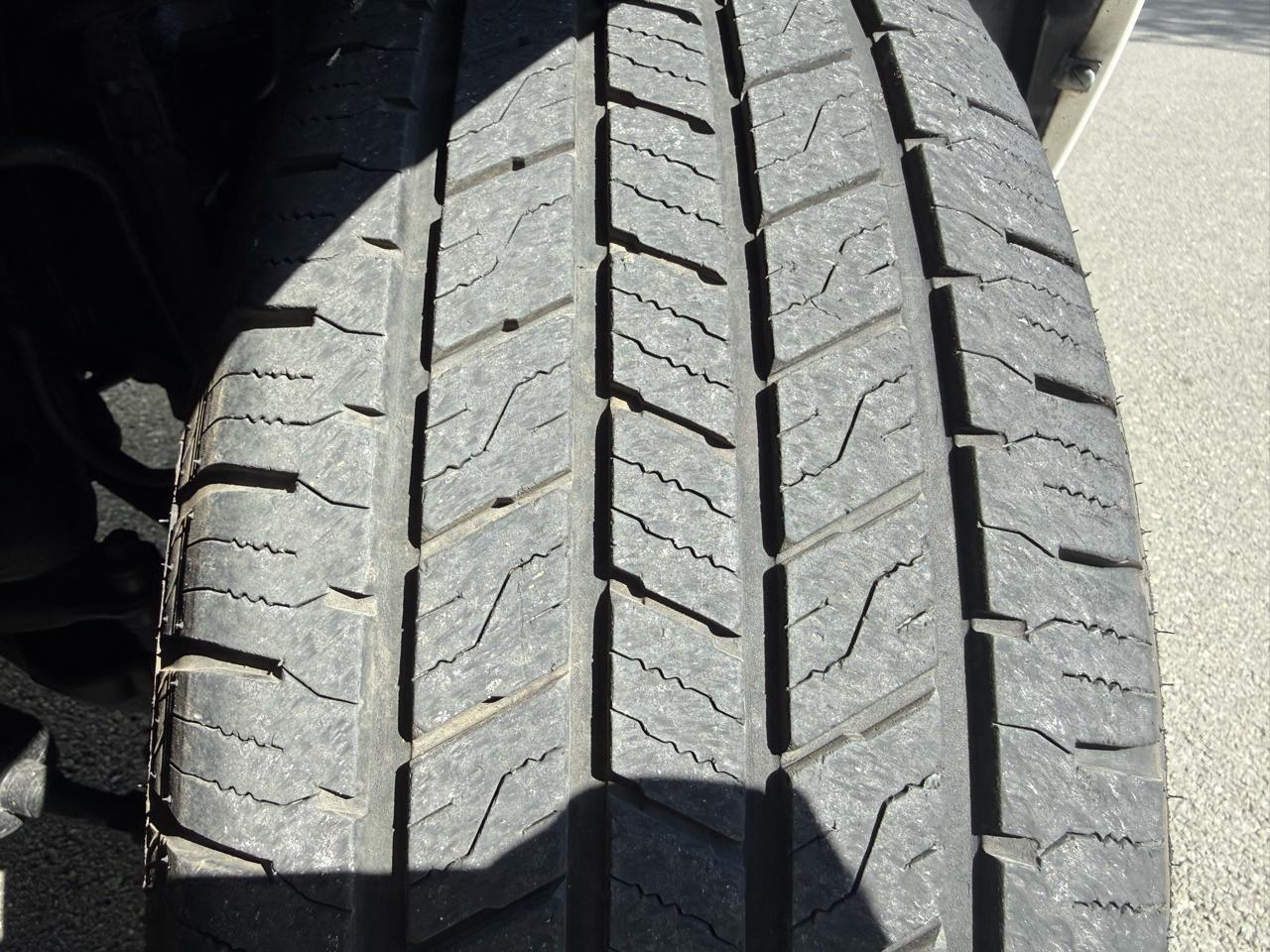 Toyota Sequoia 4dr SR5 4WD (Natl) 2006