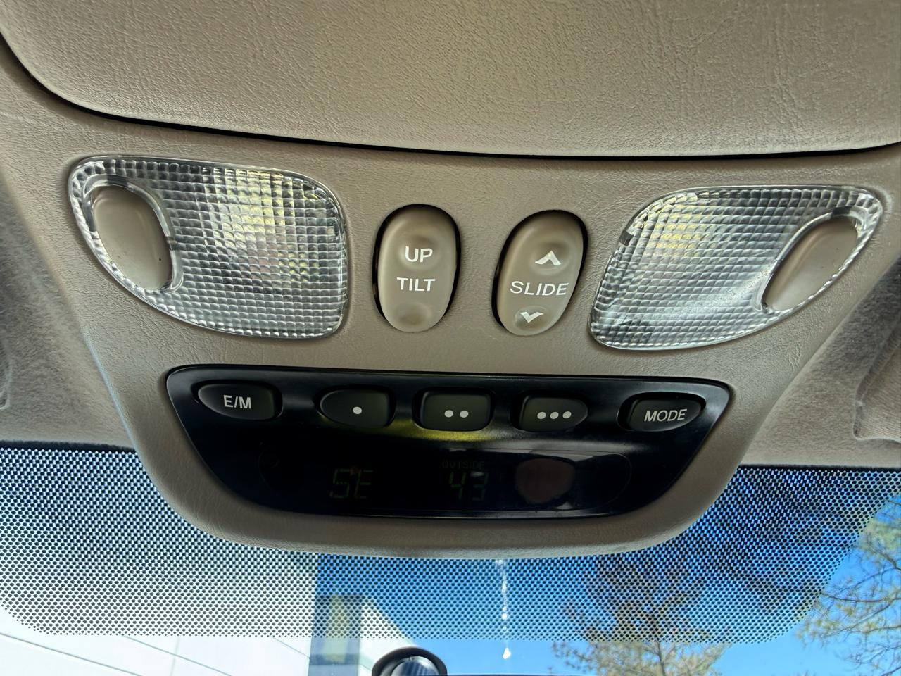 Toyota Sequoia 4dr SR5 4WD (Natl) 2006