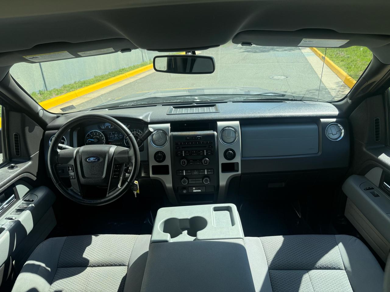 Ford F-150 4WD SuperCrew 145" XLT 2012