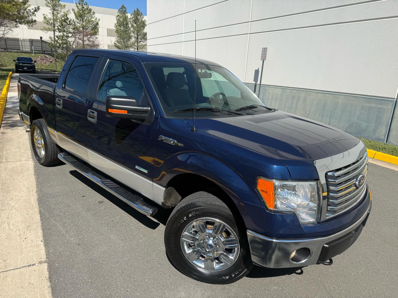 Ford F-150 4WD SuperCrew 145" XLT 2012