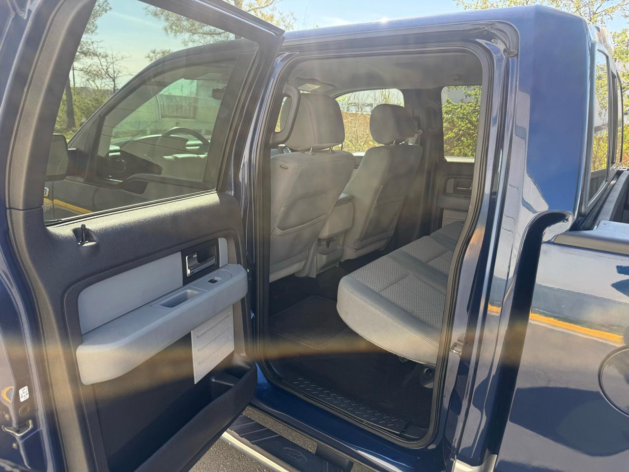 Ford F-150 4WD SuperCrew 145" XLT 2012