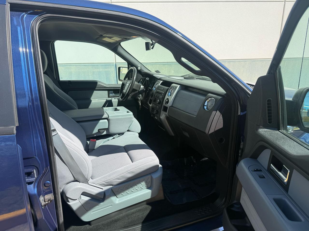 Ford F-150 4WD SuperCrew 145" XLT 2012