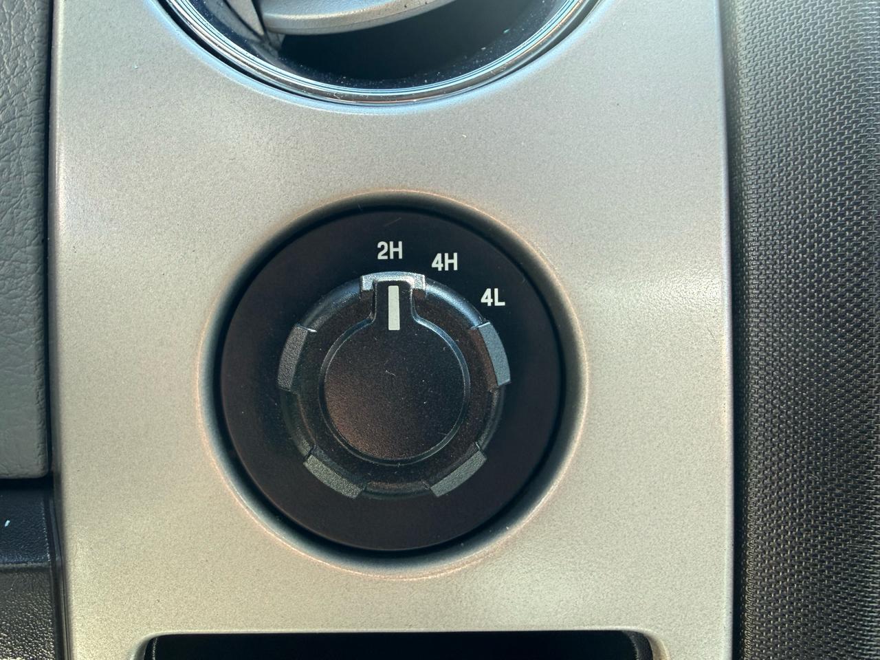 Ford F-150 4WD SuperCrew 145" XLT 2012