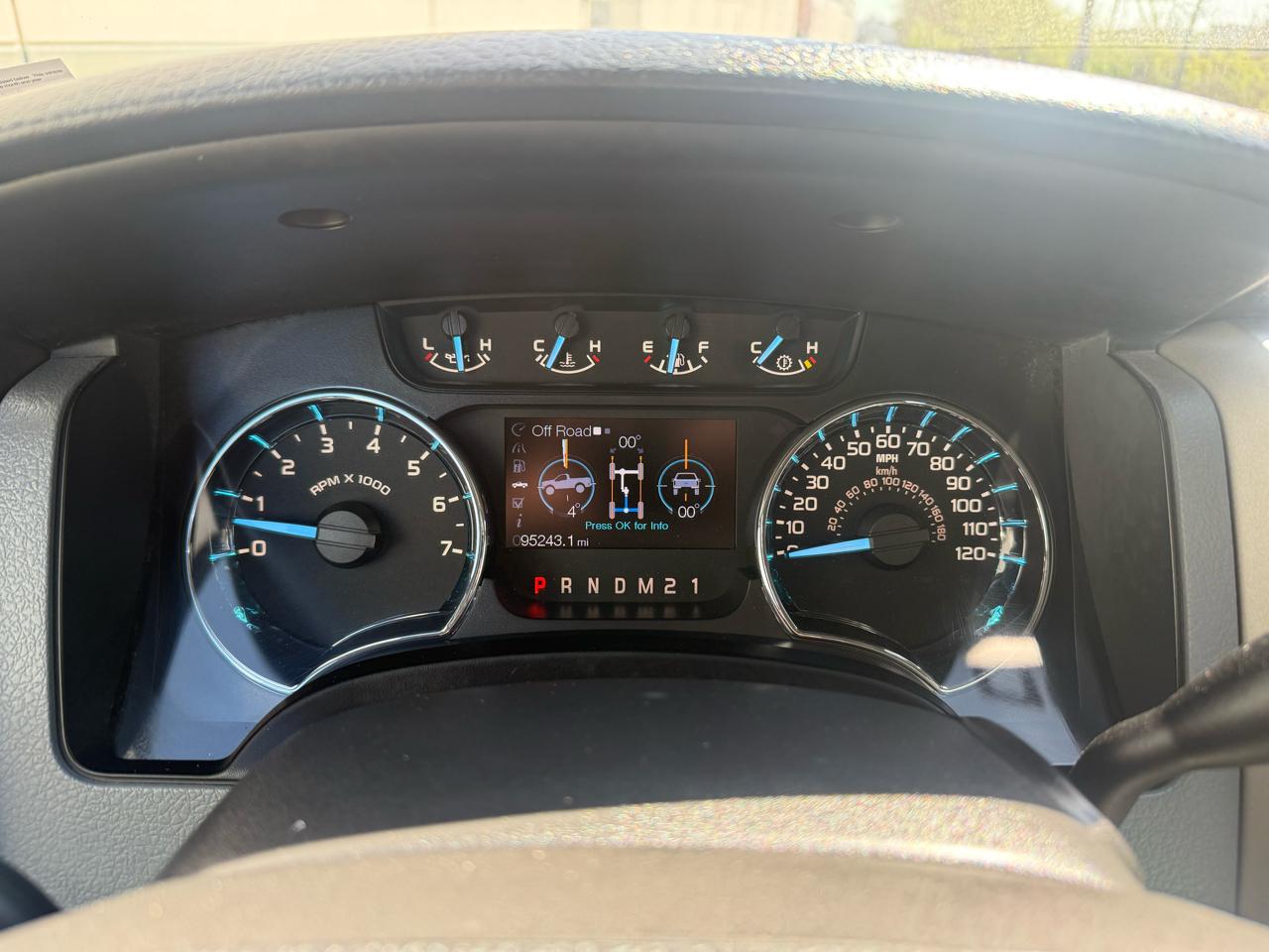 Ford F-150 4WD SuperCrew 145" XLT 2012