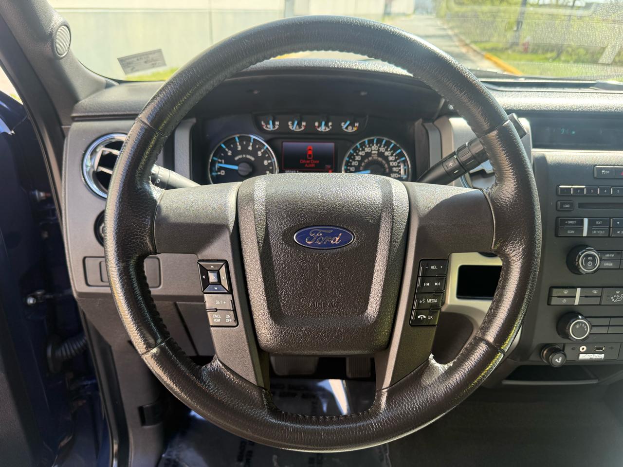 Ford F-150 4WD SuperCrew 145" XLT 2012