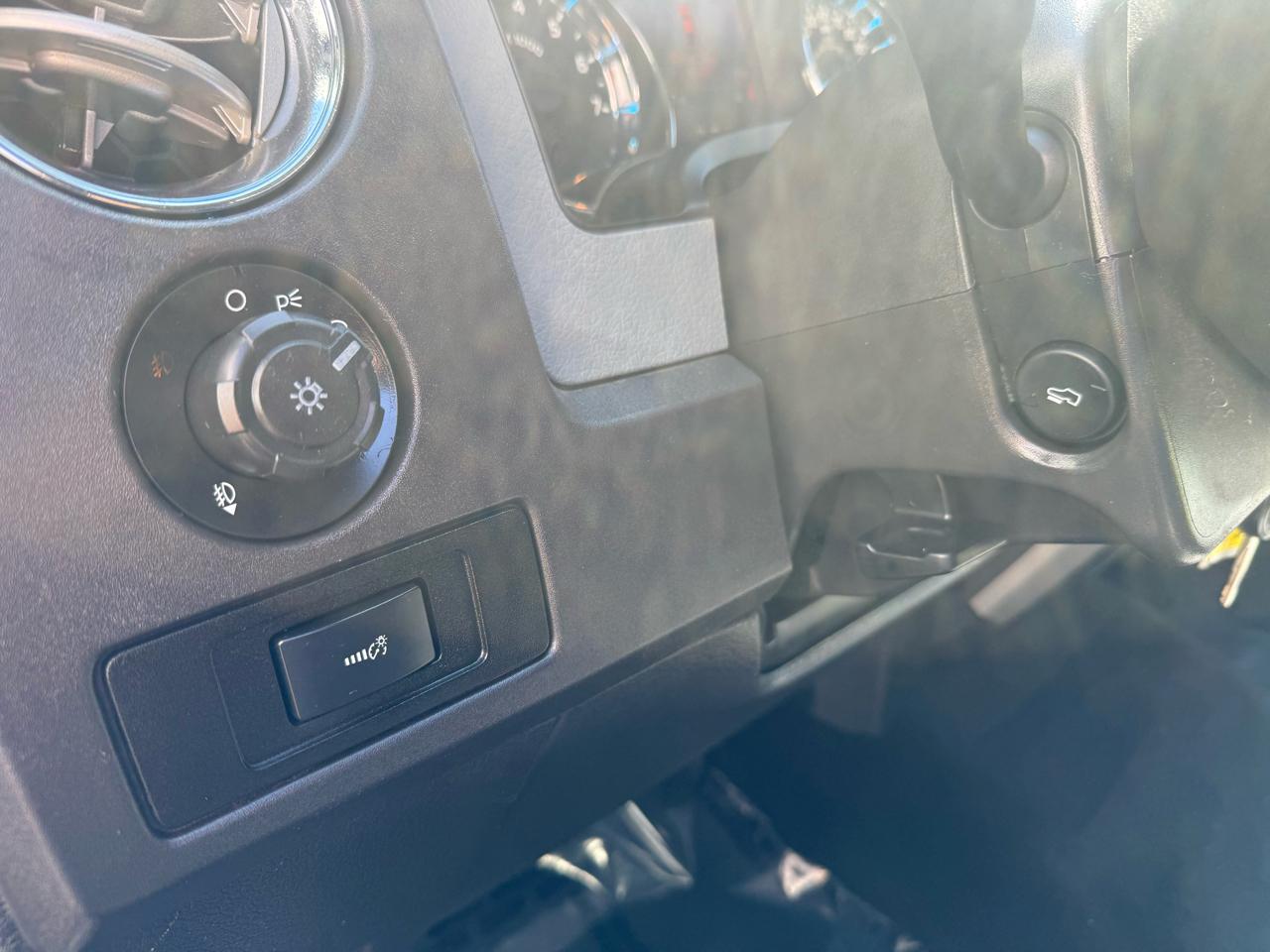 Ford F-150 4WD SuperCrew 145" XLT 2012